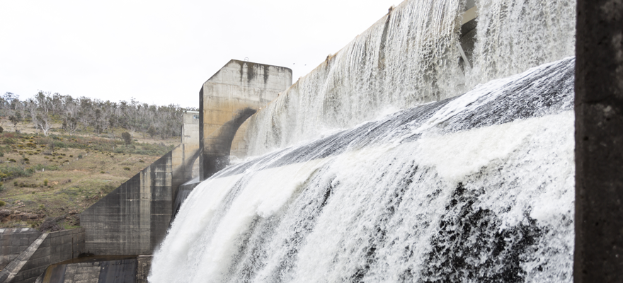 Meadowbank Dam, at Meadowbank Power Station, spilling water