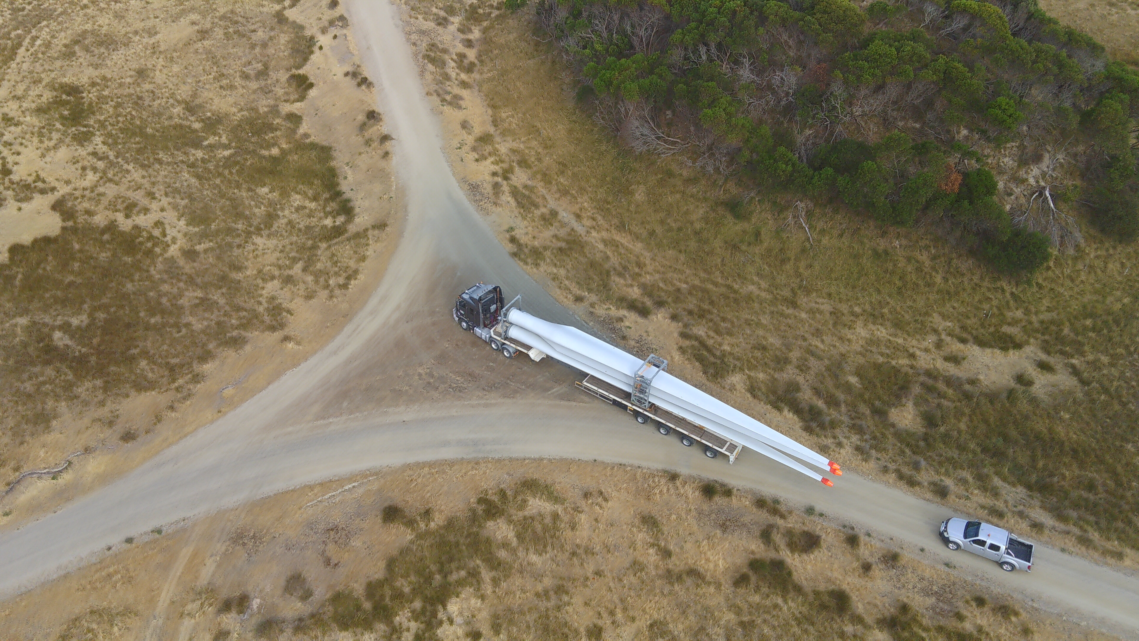 Wind turbine blades on the back of a truck